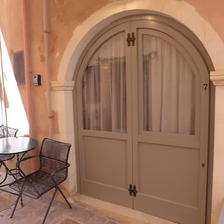 Guest house Eva Chania (Crete)