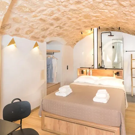 Eva בית הארחה 4*